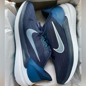 NEW IN BOX Nike Air Wilflo 9